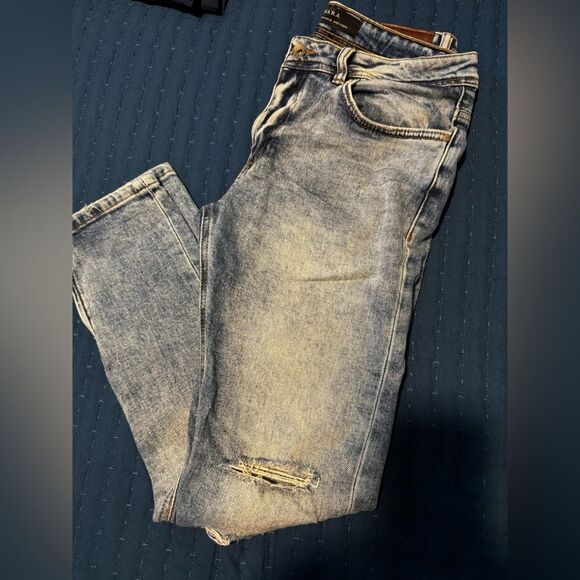 Men's Distressed Jeans - Picture 1 of 4
